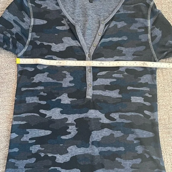Womans Lucky Brand blue Camo Henley Thermal Long Sleeve Top Sz M - Picture 5 of 8
